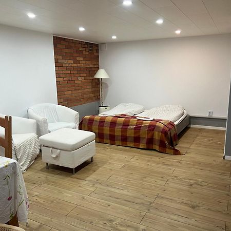 Johannas Ranch Lgh Ovan Stallet Kullavik ภายนอก รูปภาพ
